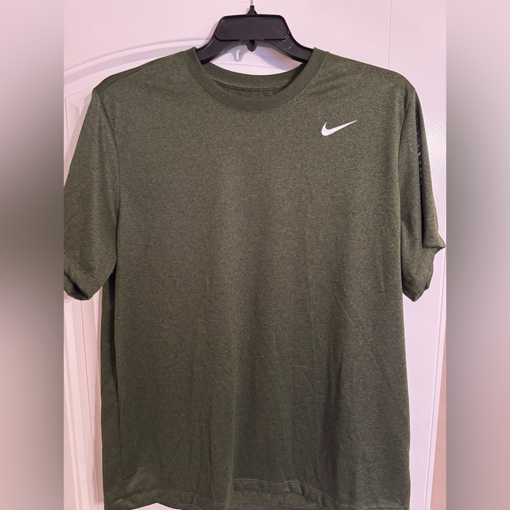 Nike men’s dri-fit t-shirt.